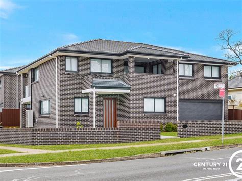 157 Sackville Street Fairfield NSW 2165 .